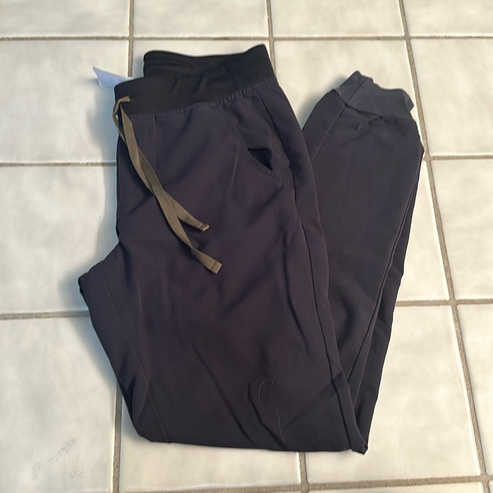 Figs, jogger, scrub pants